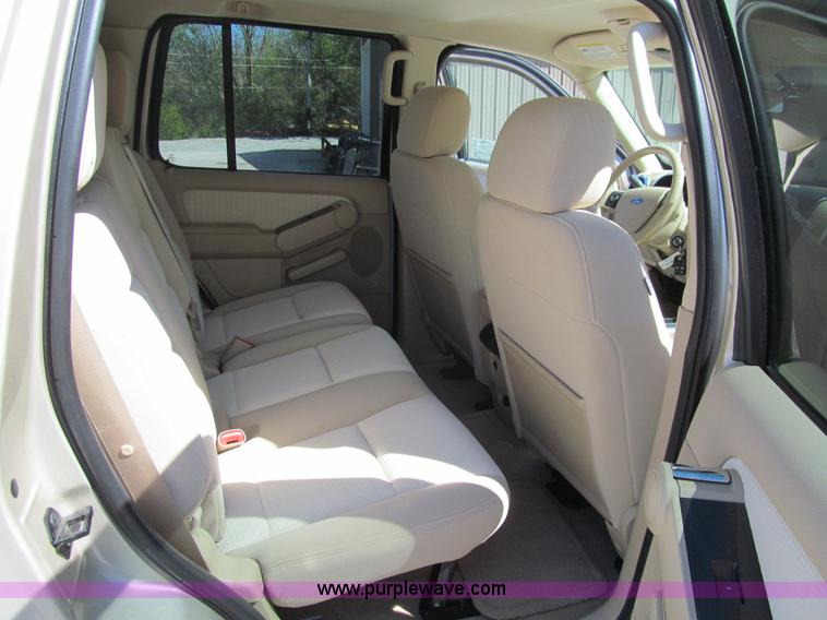 image for item K5625 2006 Ford Explorer XLT SUV