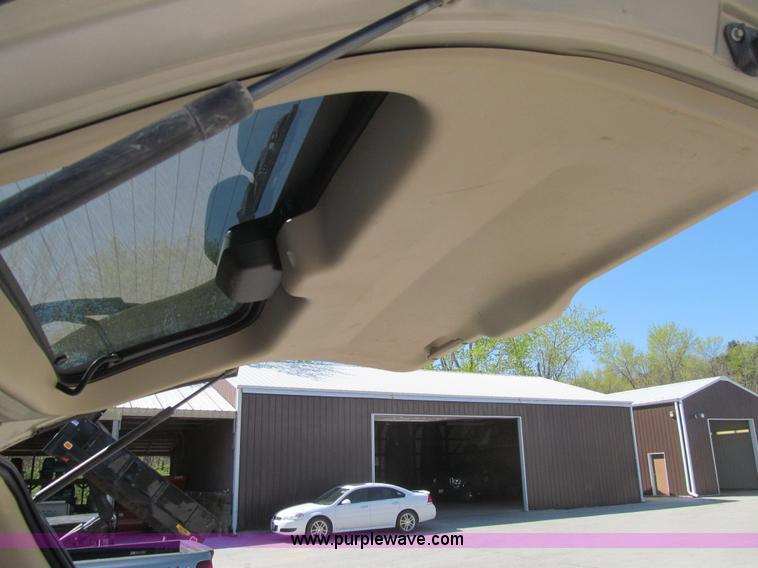 image for item K5625 2006 Ford Explorer XLT SUV