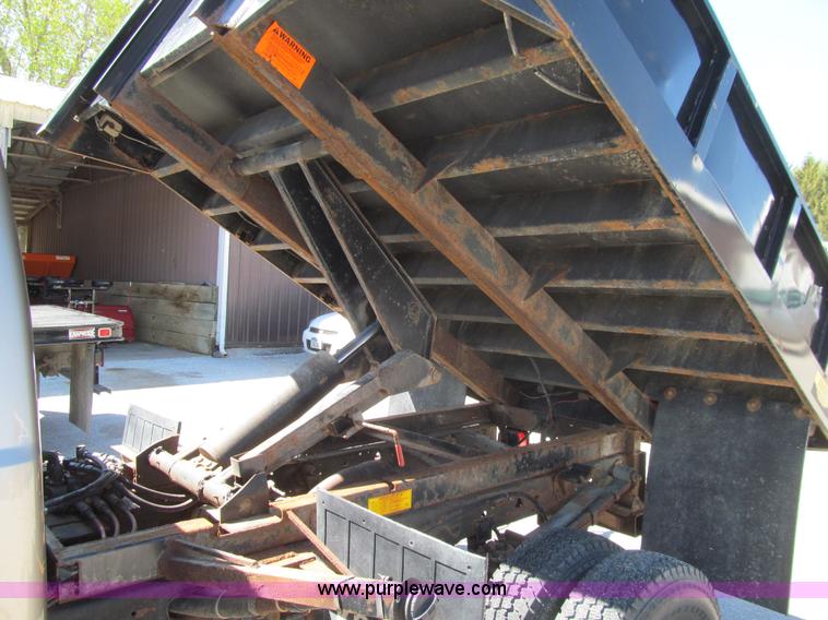 image for item K5627 2003 Ford F350 Super Duty XL dump bed pickup truck