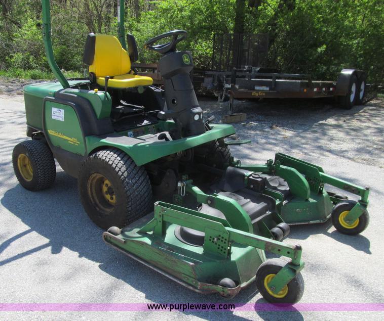 image for item K5629 2005 John Deere 1565 Series II lawn mower