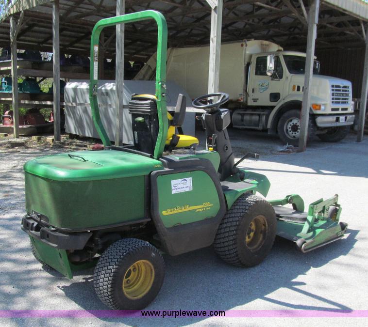image for item K5629 2005 John Deere 1565 Series II lawn mower