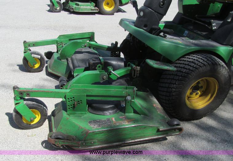 image for item K5629 2005 John Deere 1565 Series II lawn mower
