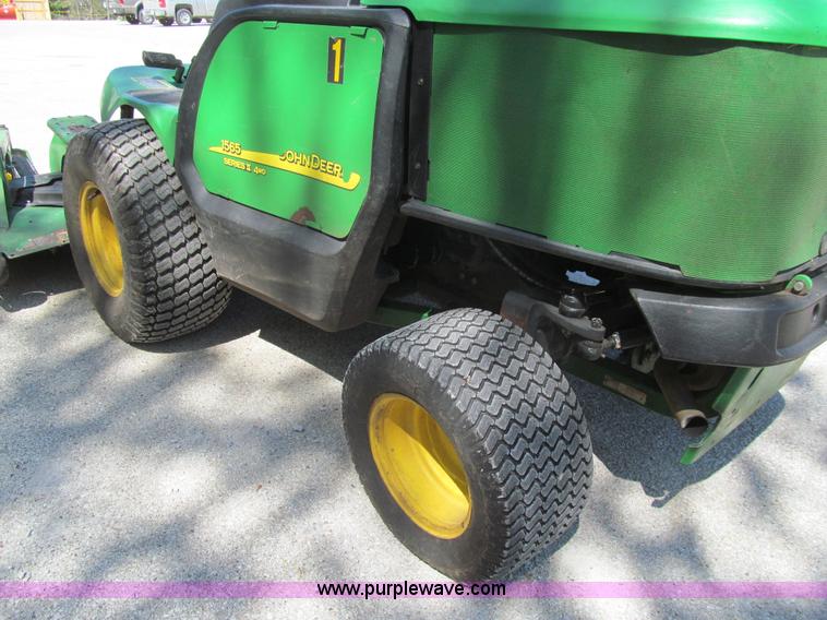 image for item K5629 2005 John Deere 1565 Series II lawn mower