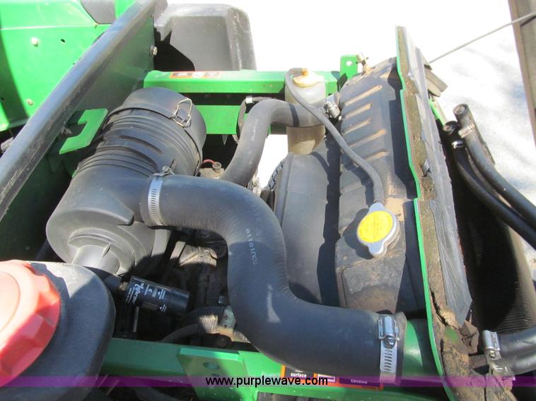 image for item K5629 2005 John Deere 1565 Series II lawn mower