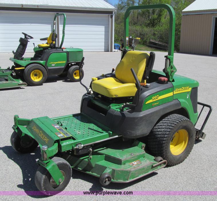 image for item K5630 2007 John Deere 977 Z-Trak ZTR lawn mower