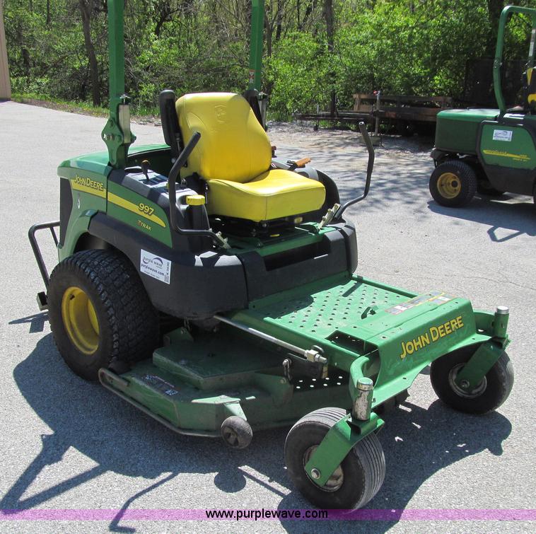 image for item K5630 2007 John Deere 977 Z-Trak ZTR lawn mower