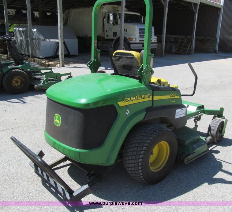 image for item K5630 2007 John Deere 977 Z-Trak ZTR lawn mower