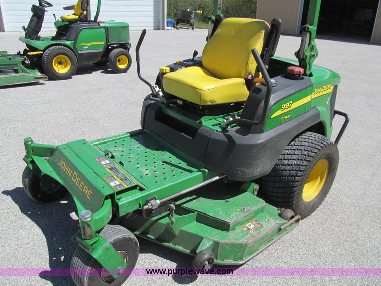 image for item K5630 2007 John Deere 977 Z-Trak ZTR lawn mower