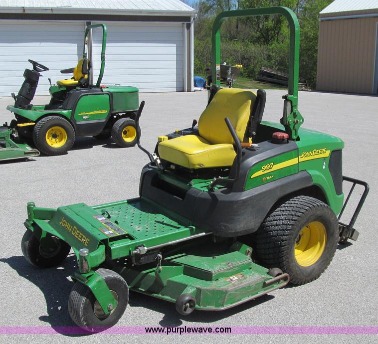 image for item K5630 2007 John Deere 977 Z-Trak ZTR lawn mower