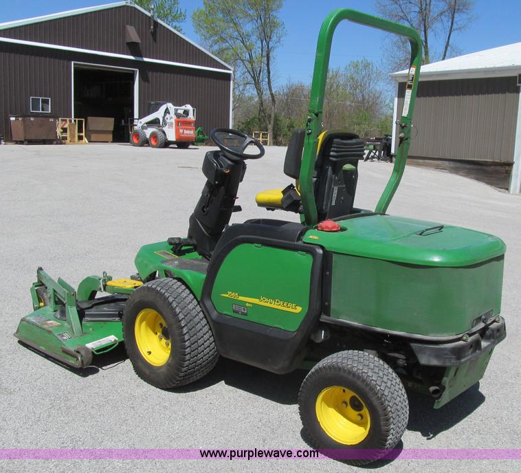 image for item K5631 2005 John Deere 1565 Series II lawn mower