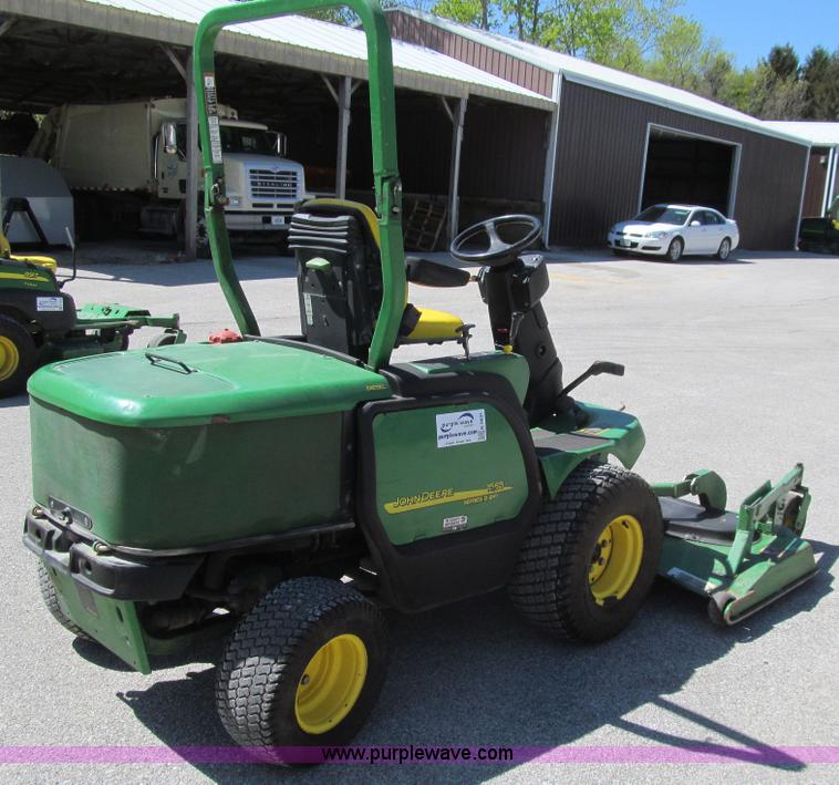 image for item K5631 2005 John Deere 1565 Series II lawn mower