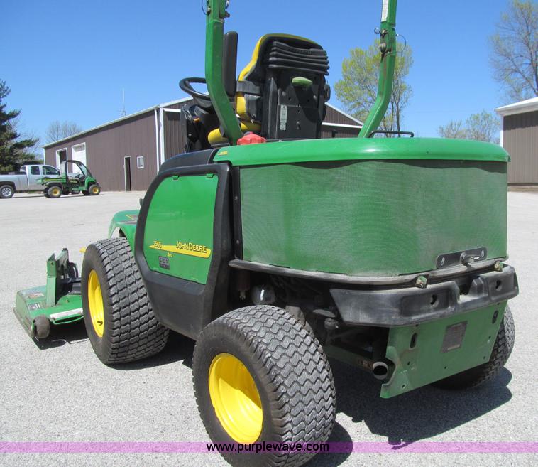 image for item K5631 2005 John Deere 1565 Series II lawn mower