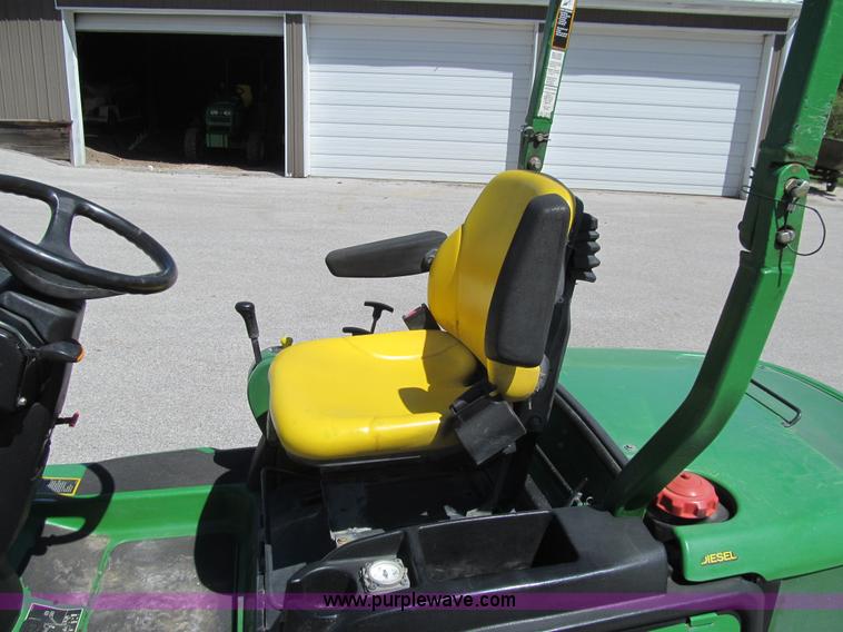 image for item K5631 2005 John Deere 1565 Series II lawn mower