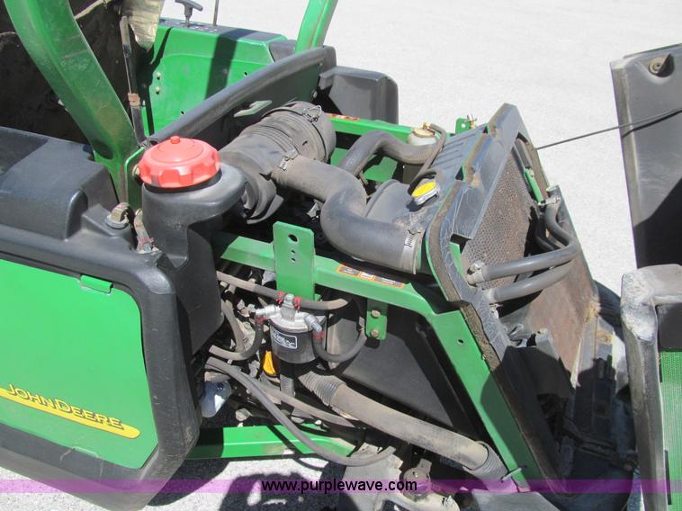 image for item K5631 2005 John Deere 1565 Series II lawn mower