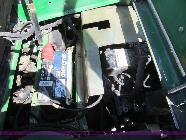 image for item K5631 2005 John Deere 1565 Series II lawn mower