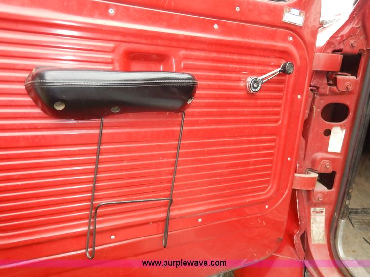 image for item K7419 1972 Ford 750 fire truck
