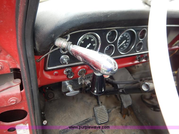 image for item K7419 1972 Ford 750 fire truck