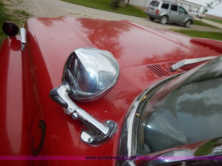 image for item K7419 1972 Ford 750 fire truck