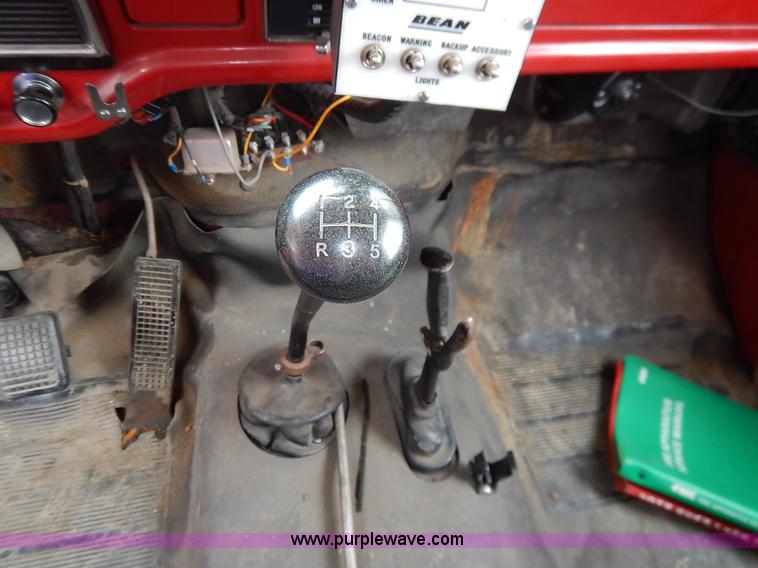 image for item K7419 1972 Ford 750 fire truck