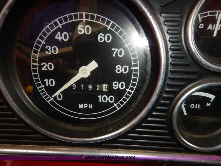 image for item K7419 1972 Ford 750 fire truck