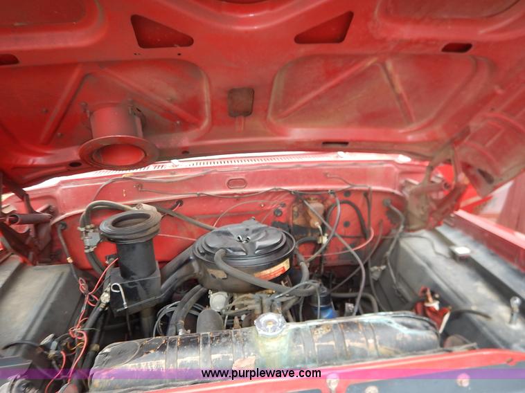 image for item K7419 1972 Ford 750 fire truck