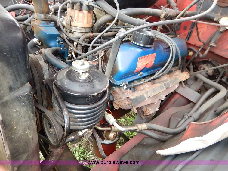 image for item K7419 1972 Ford 750 fire truck