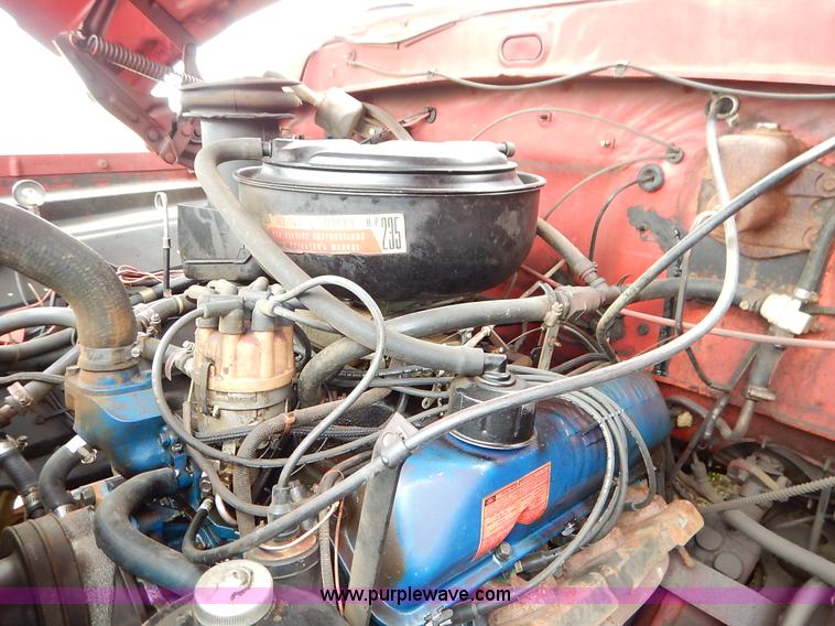 image for item K7419 1972 Ford 750 fire truck