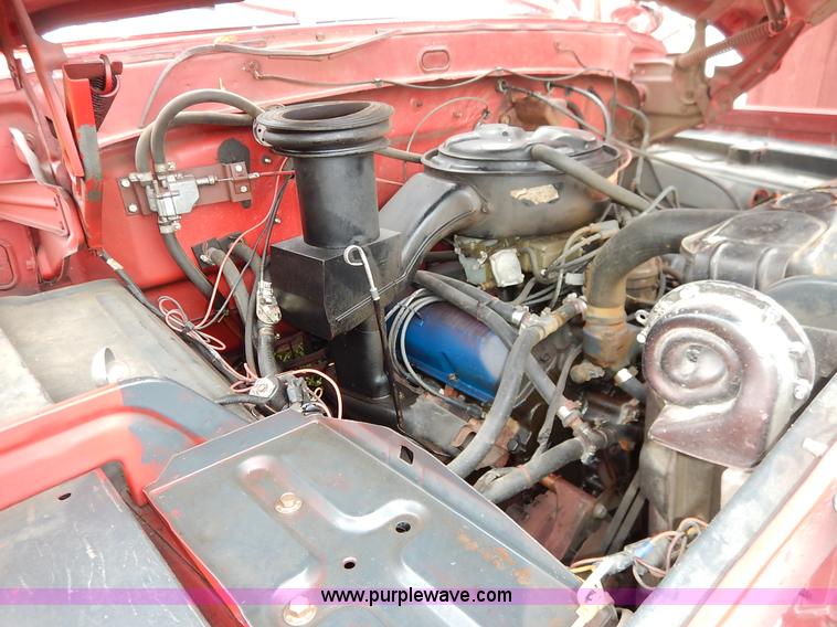 image for item K7419 1972 Ford 750 fire truck