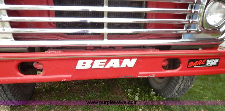 image for item K7419 1972 Ford 750 fire truck