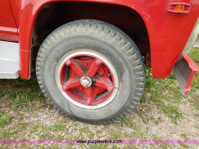 image for item K7419 1972 Ford 750 fire truck