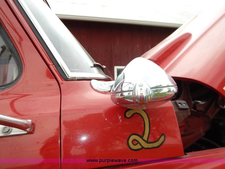 image for item K7419 1972 Ford 750 fire truck