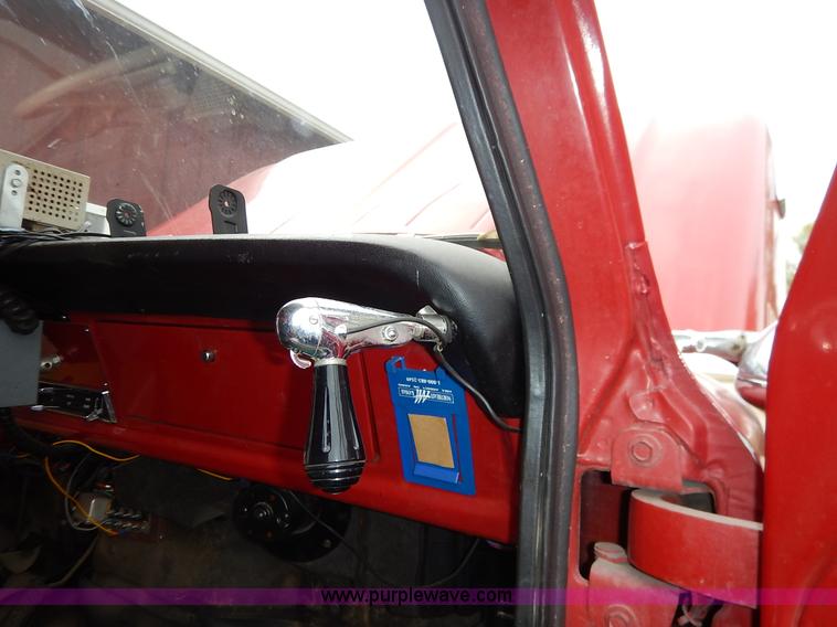 image for item K7419 1972 Ford 750 fire truck