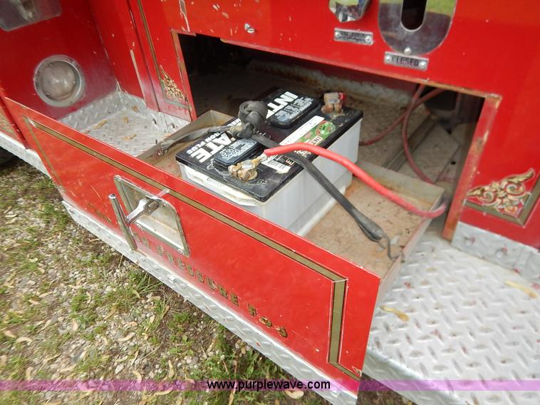 image for item K7419 1972 Ford 750 fire truck