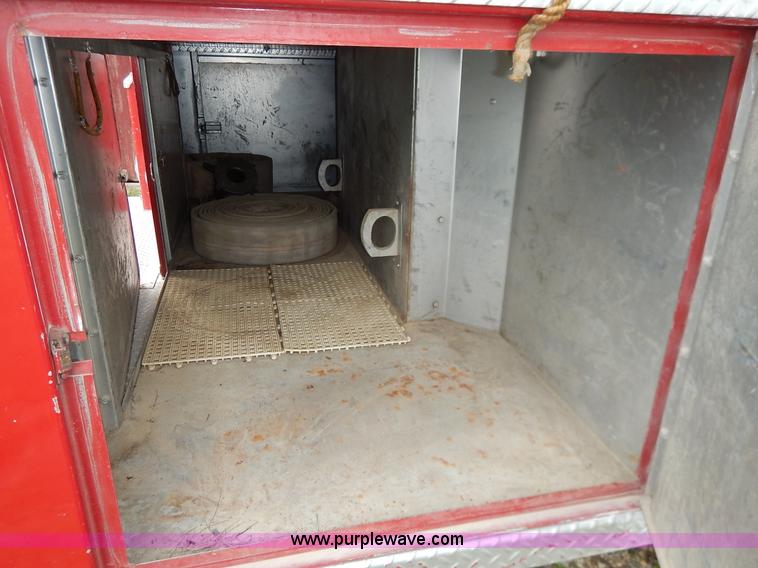 image for item K7419 1972 Ford 750 fire truck