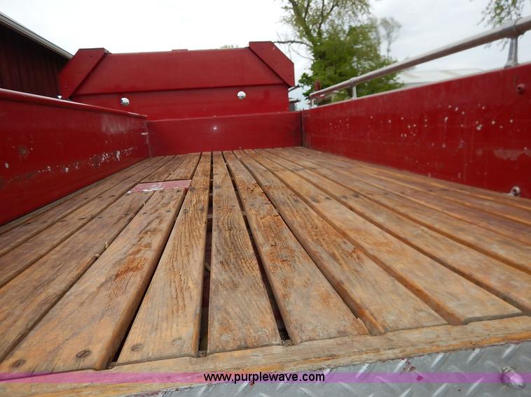 image for item K7419 1972 Ford 750 fire truck