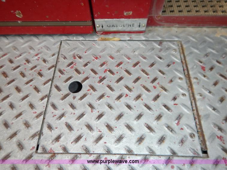 image for item K7419 1972 Ford 750 fire truck