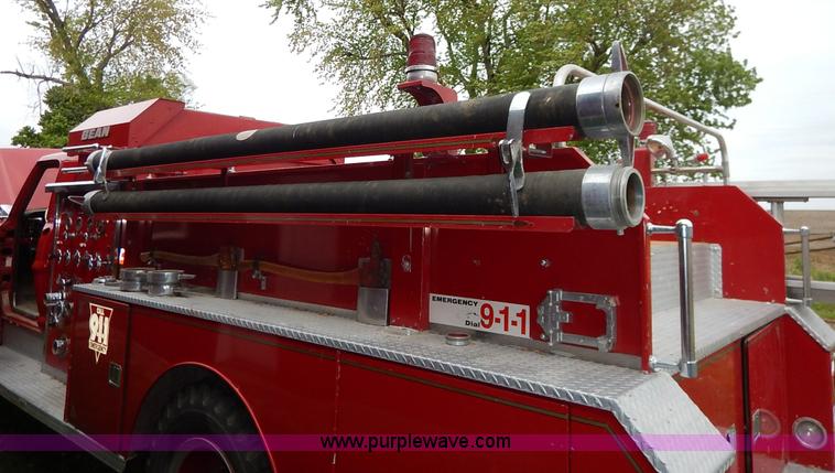 image for item K7419 1972 Ford 750 fire truck