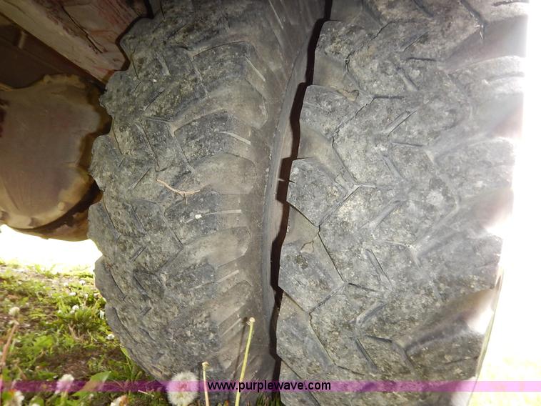 image for item K7419 1972 Ford 750 fire truck