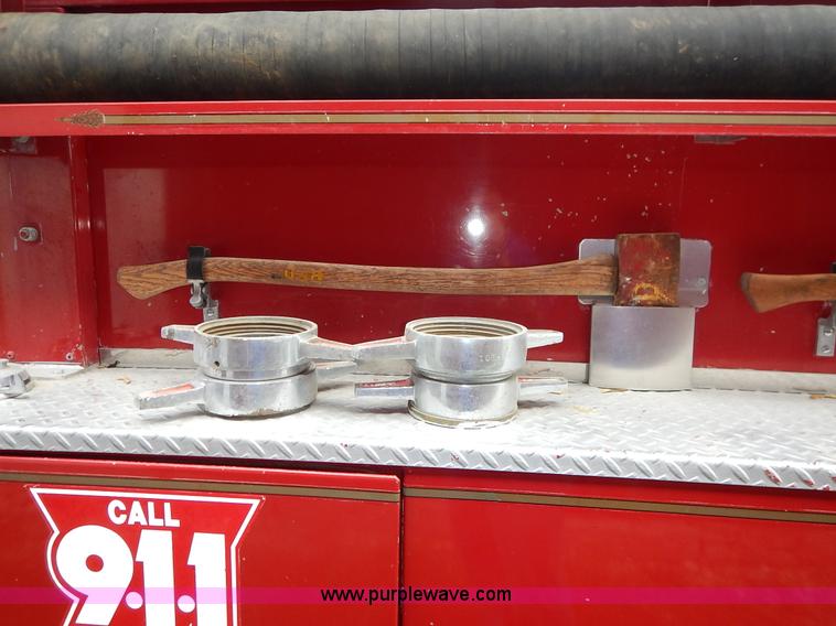 image for item K7419 1972 Ford 750 fire truck