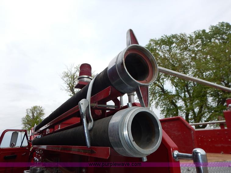 image for item K7419 1972 Ford 750 fire truck