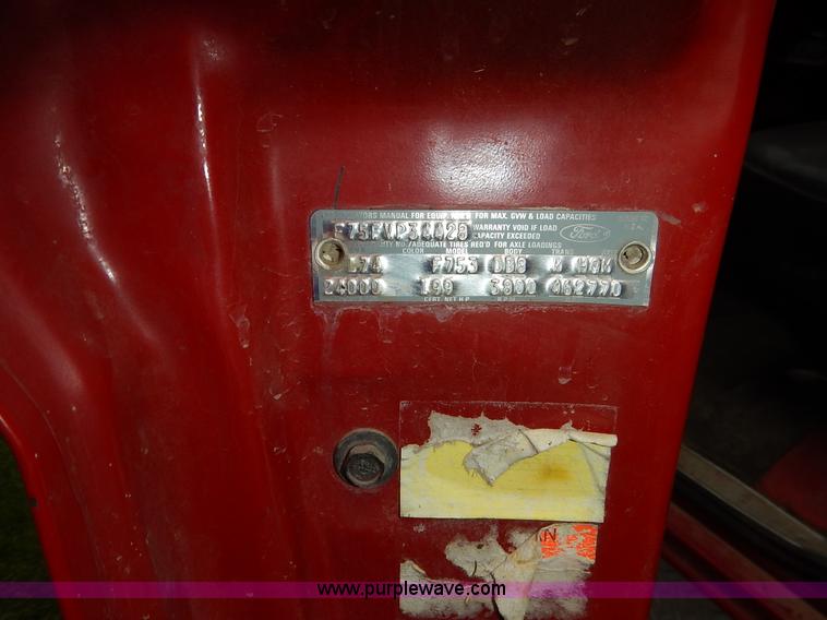 image for item K7419 1972 Ford 750 fire truck