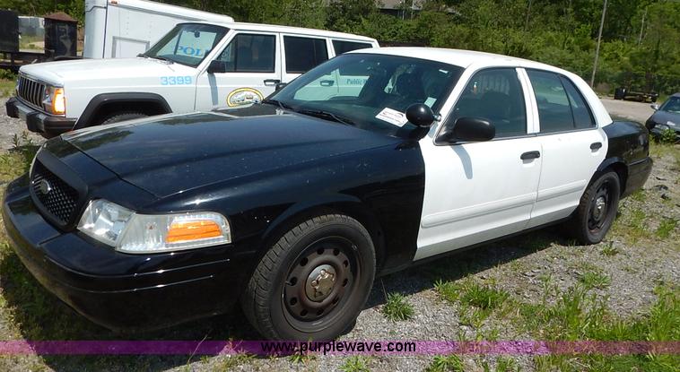 image for item K7420 2007 Ford Crown Victoria Police Interceptor