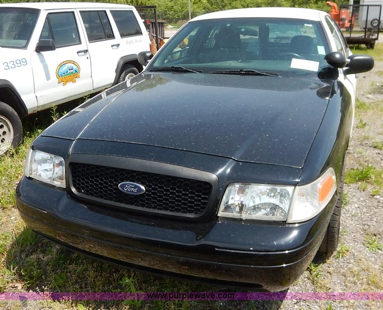 image for item K7420 2007 Ford Crown Victoria Police Interceptor