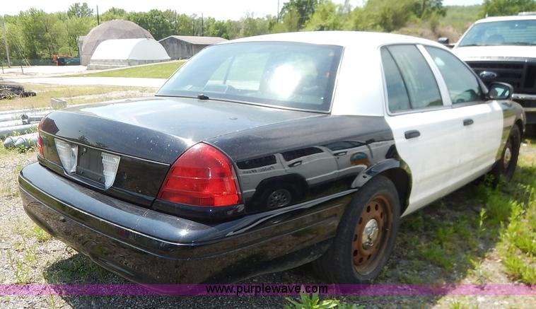 image for item K7420 2007 Ford Crown Victoria Police Interceptor