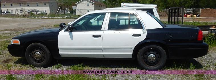 image for item K7420 2007 Ford Crown Victoria Police Interceptor