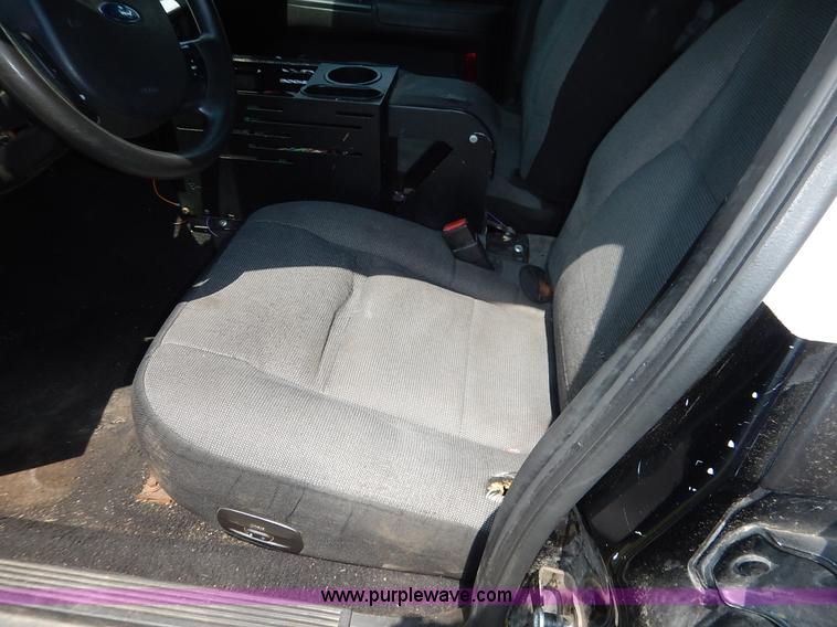 image for item K7420 2007 Ford Crown Victoria Police Interceptor