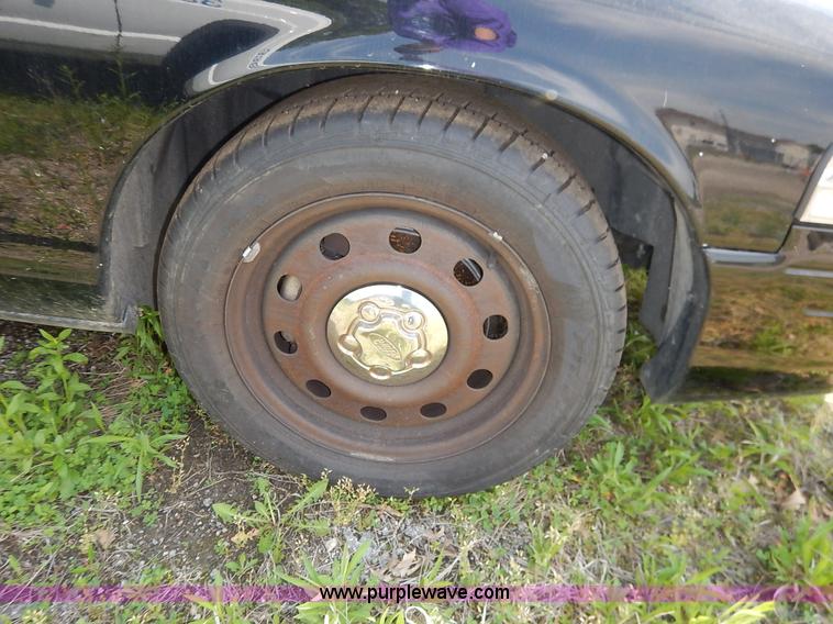 image for item K7420 2007 Ford Crown Victoria Police Interceptor