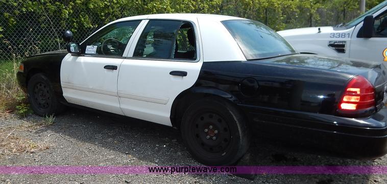 image for item K7421 2011 Ford Crown Victoria Police Interceptor
