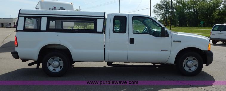 image for item K7438 2006 Ford F350 Super Duty XL SuperCab pickup truck