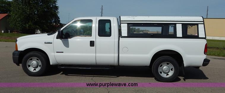 image for item K7438 2006 Ford F350 Super Duty XL SuperCab pickup truck
